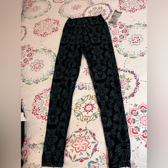 Stori, NWT - Picture 4 of 5